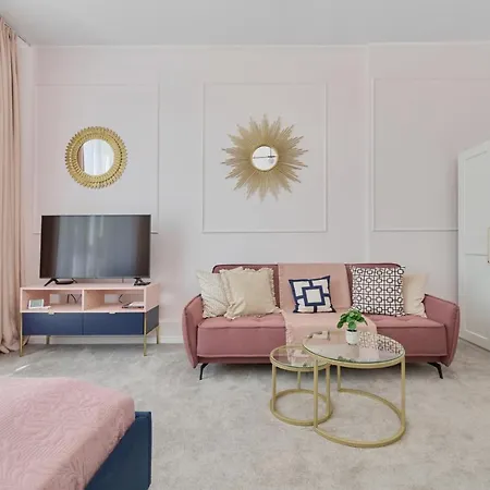 Elegant Swiety Marcin By Renters * Poznań