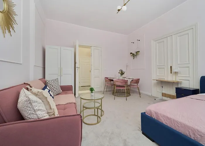 Elegant Swiety Marcin By Renters * Poznań