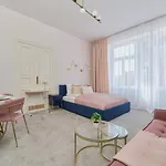 Elegant Swiety Marcin By Renters
