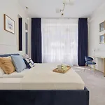 Elegant Swiety Marcin By Renters