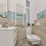 Elegant Swiety Marcin By Renters