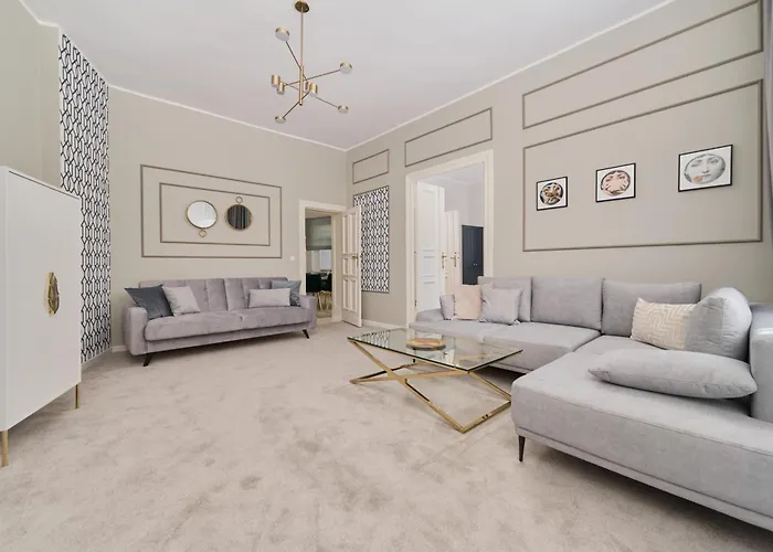 Elegant Swiety Marcin By Renters *